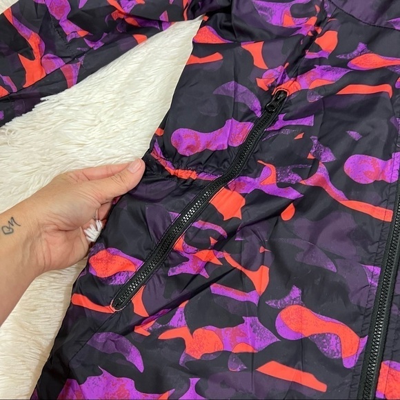 Nike T/F Camo Windrunner Purple Camo Lightweight Women's Jacket Small - Picture 6 of 13